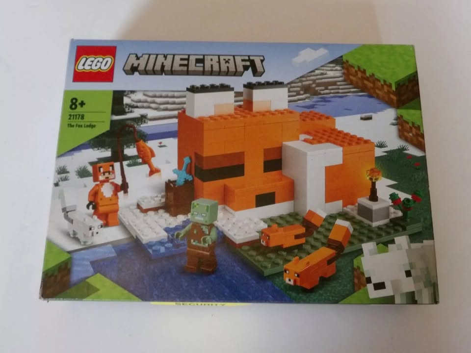 Lego Minecraft Fox Lodge 21178 - Brand New, Factory Sealed image 0
