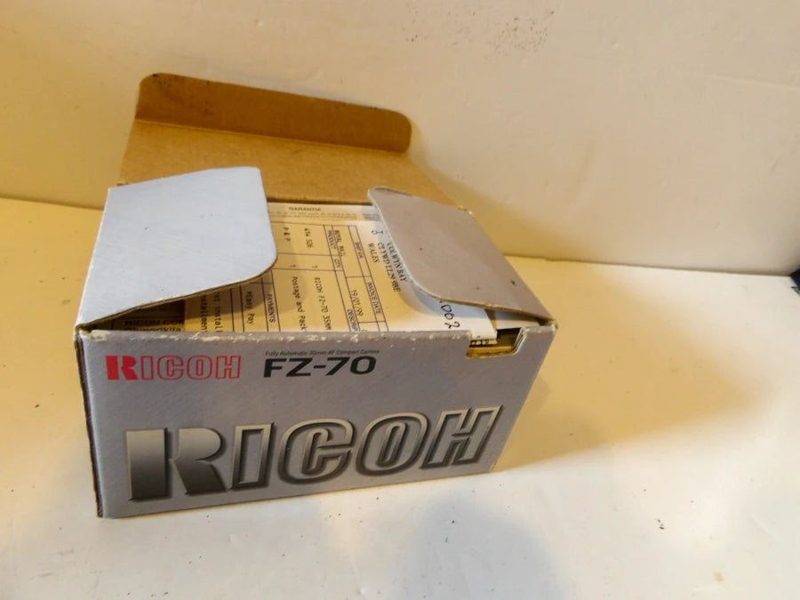Ricoh - FZ-70 - 35-70mm - Zoom Camera, Instruction Book, Case, Box and More - Great Condition image 1