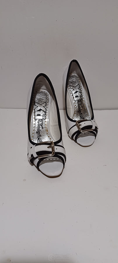 Xti - Chombinado - Ladies Heel - Front Buckle - White - Brand New image 6