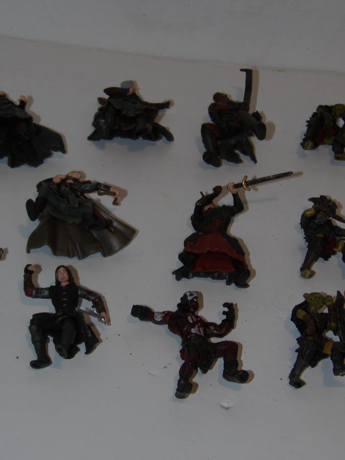 LOTR | Lord Of The Rings | Armies of Middle Earth | Battle At Helms Deep | Loads Of Figures & Weapons image 4