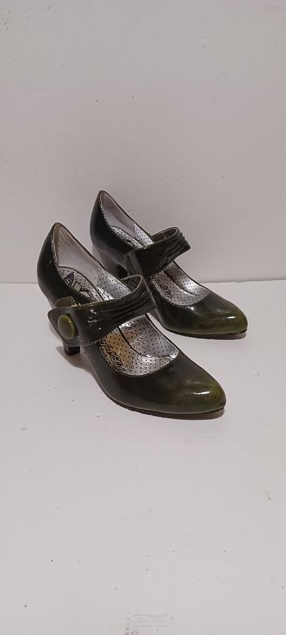 Xti - Charol - Ladies Heel - Front Button Strap - Green - Brand New image 0