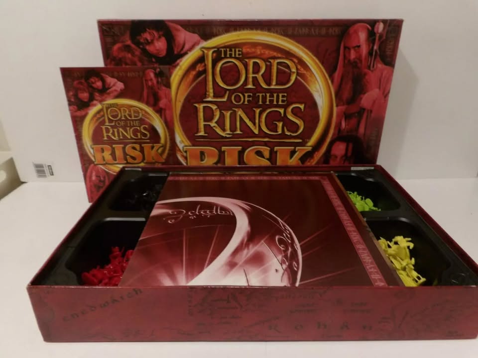 Risk Lord of the Rings Board Game by Parker Brothers - Kids Adults 2002 - Good Condition image 3