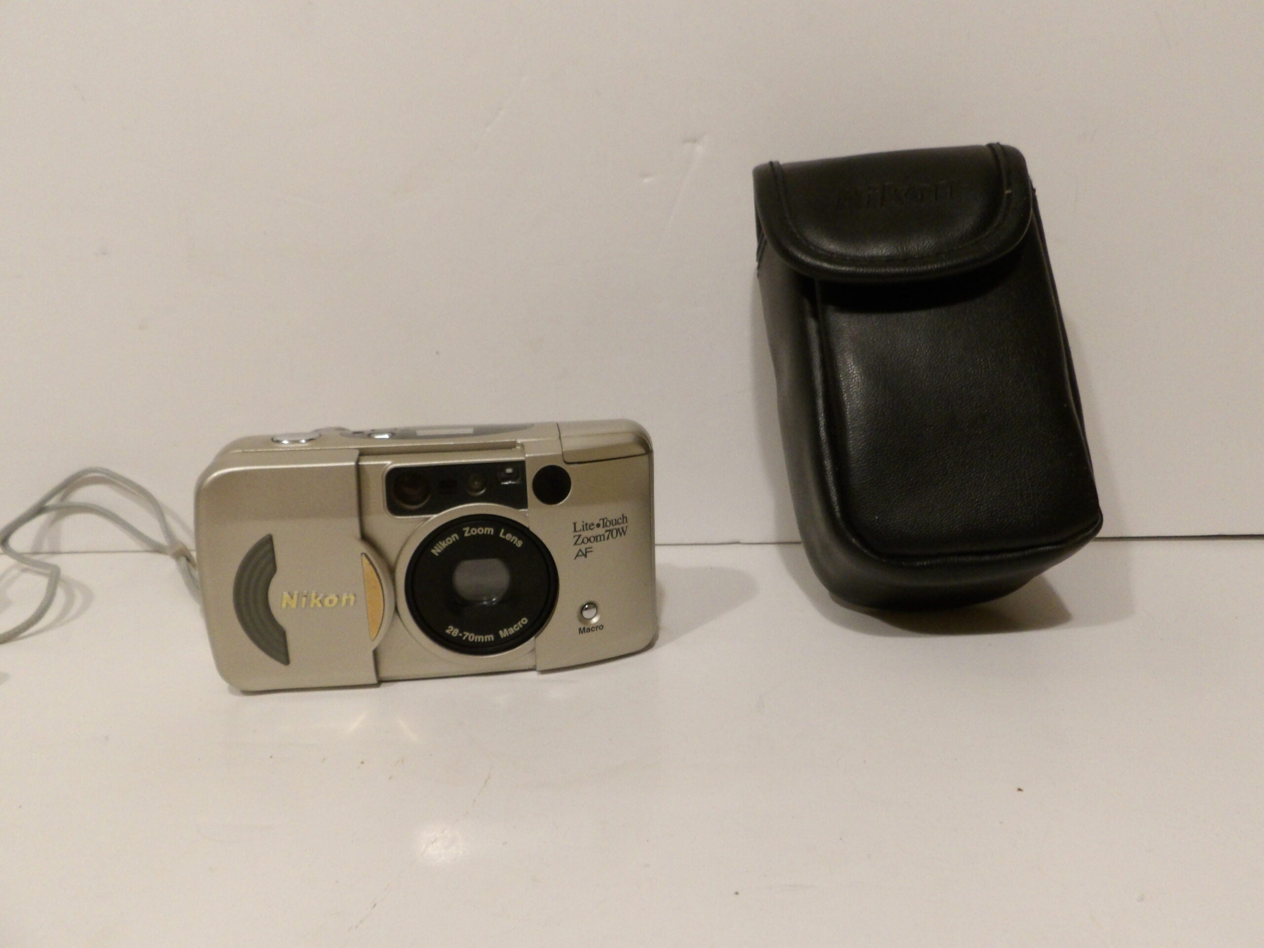 Nikon Lite Touch Zoom 70W 35mm Film Point And Shoot Camera Silver Working image 0