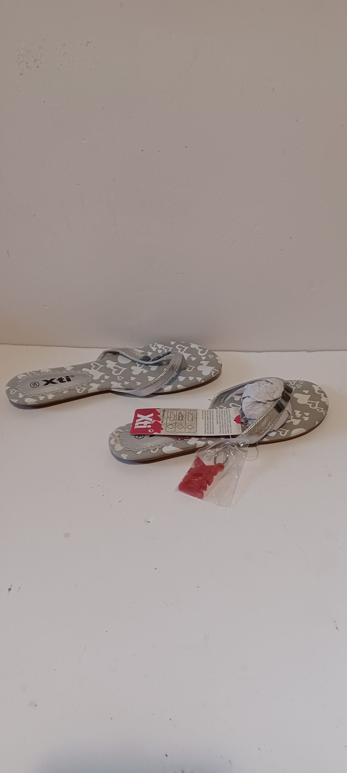 Xti - Sandlea - Ladies Flip Flops - Strap Decore - Silver - Brand New image 6