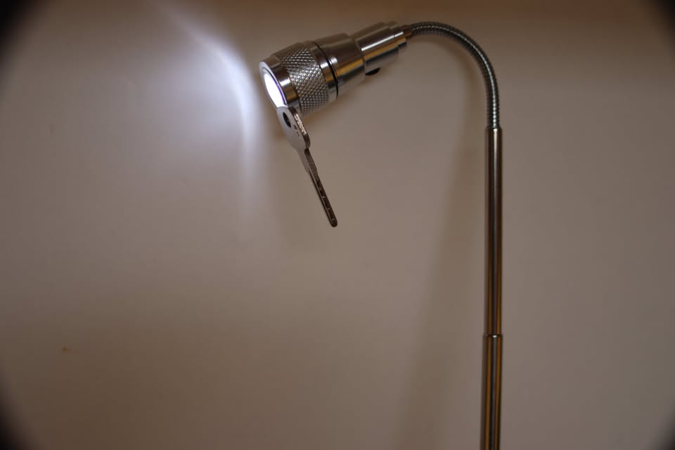Portable Magnetic Flashlight with Flexible Neck – 175-582mm Extendable LED Light image 1