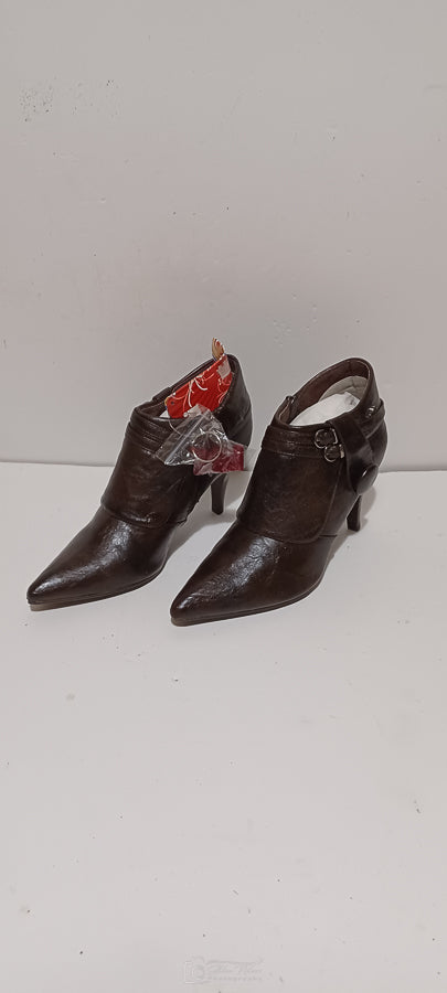 Xti - Ladies Half Boot - Side Buckle & Button - Brown - Brand New image 0