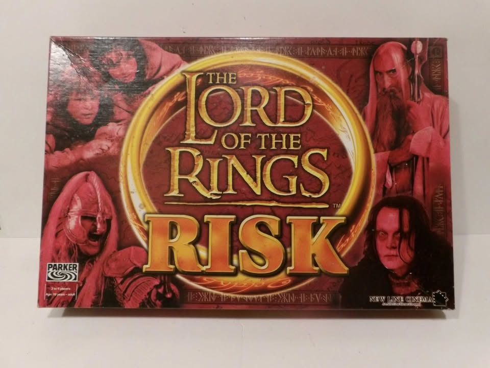 Risk Lord of the Rings Board Game by Parker Brothers - Kids Adults 2002 - Good Condition image 4