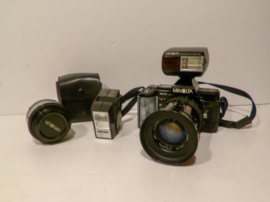 Minolta Dynax 7000i 35mm SLR Film Camera 35-70mm Zoom Lens Autofocus Japan image 0