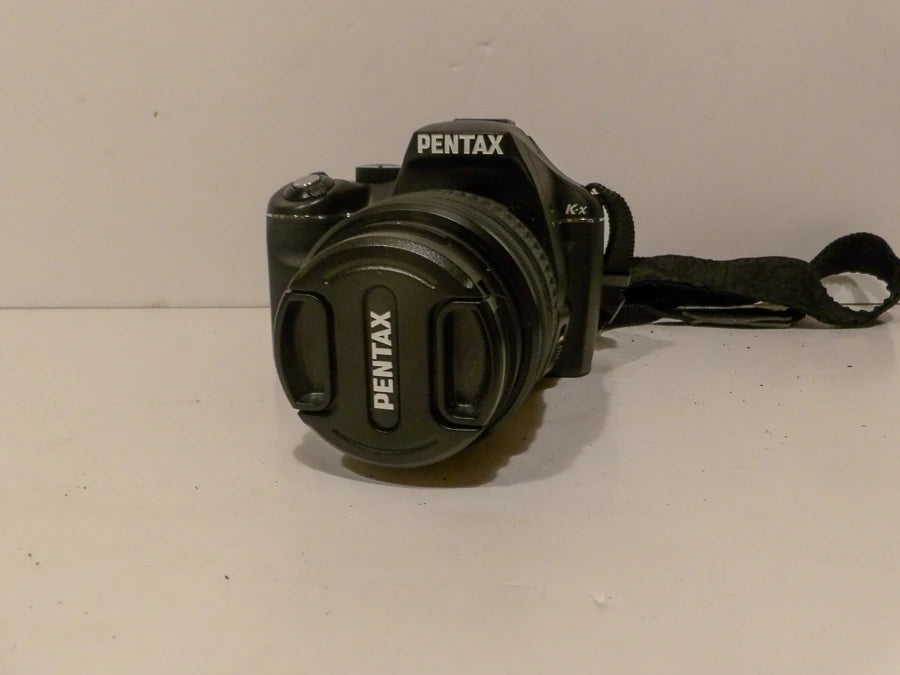 Pentax K-X 12.4MP DSLR Camera With 18-55mm & 50-200mm Lenses *Mint Condition image 3