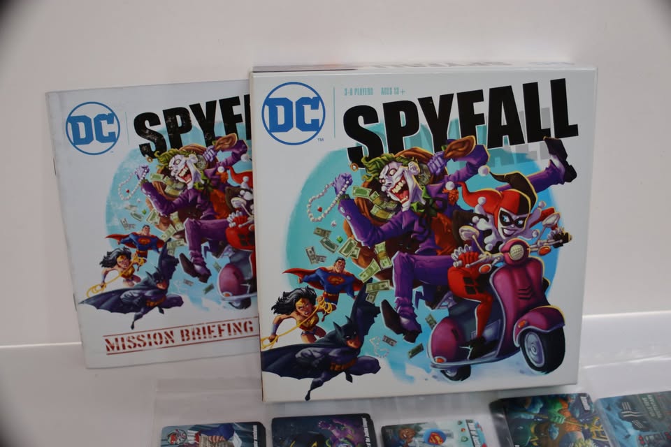 DC Spyfall, Board Game, Cryptozoic, Justice League, Perfect Condition, image 4