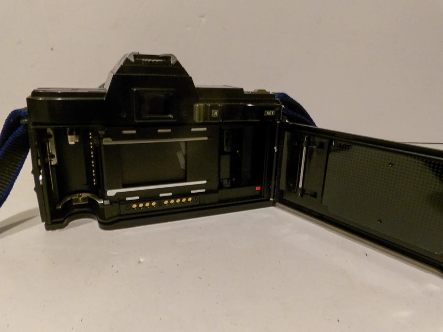Minolta Dynax 7000i 35mm SLR Film Camera 35-70mm Zoom Lens Autofocus Japan image 9
