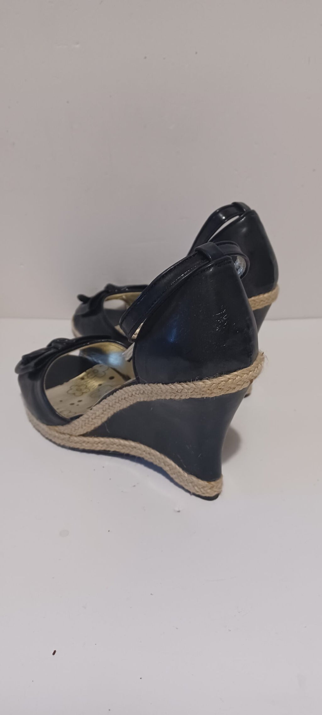 Hoyvoy - Bow - Wedge - Heel Strap - Black - Brand New image 4