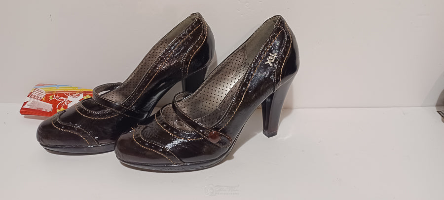 Xti - Zapato - Charol - Marron - Heel One Strap - Brand New image