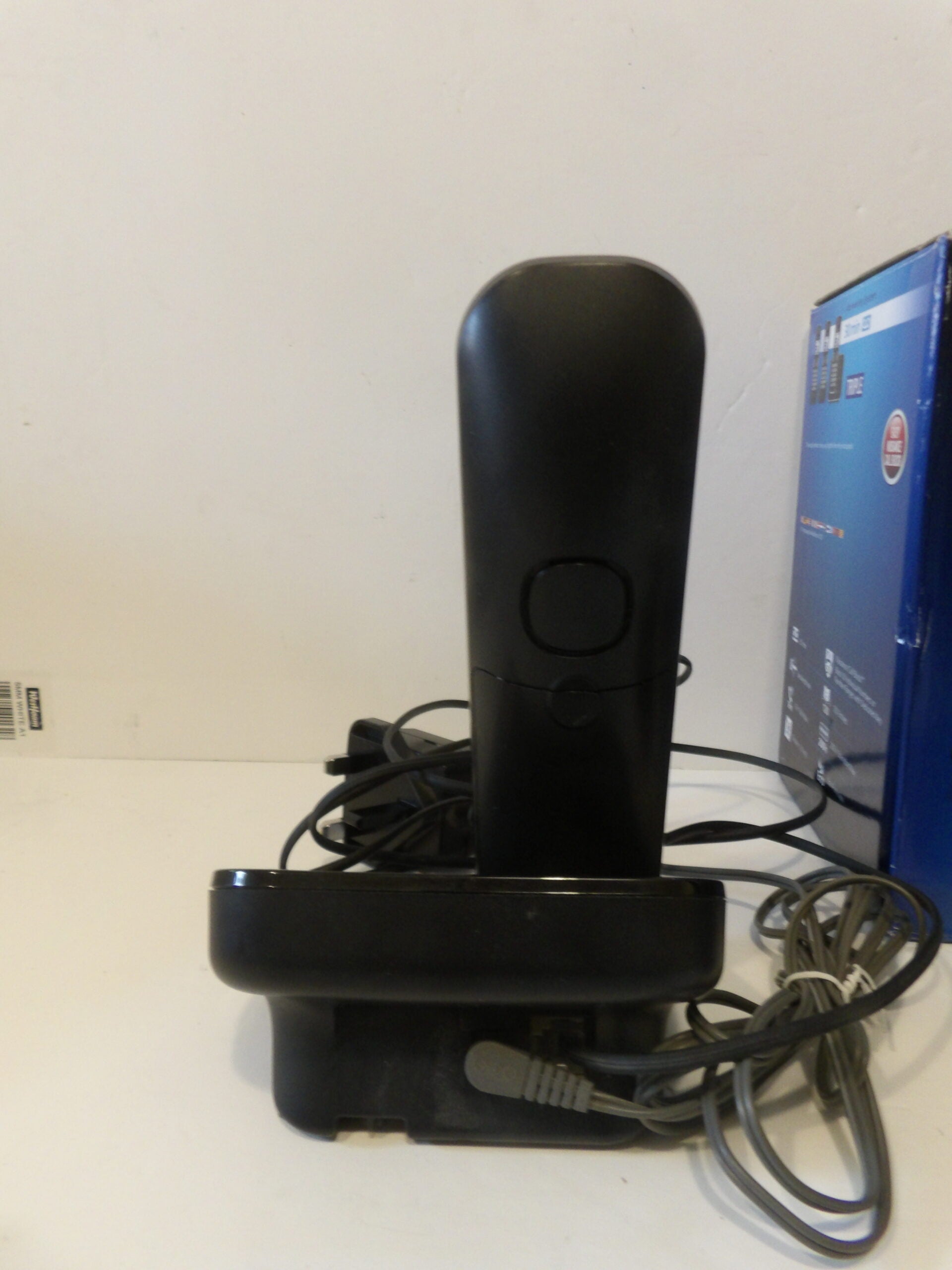 Panasonic KX-TGD623 Cordless Phone with Answering Machine ( Triple Handset Pack) image 6