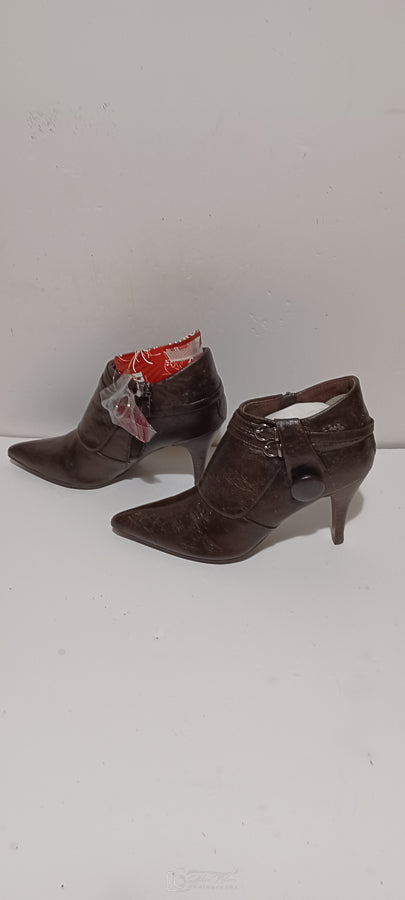 Xti - Ladies Half Boot - Side Buckle & Button - Brown - Brand New image 2