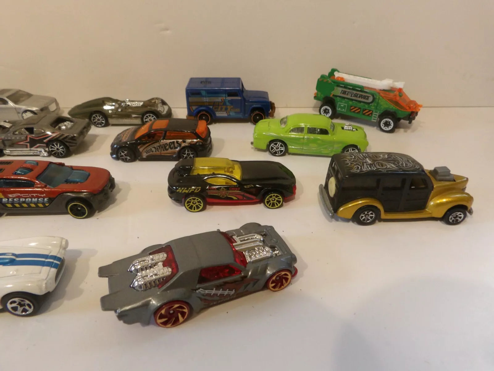 Bundle Of Diecast Cars Assorted Job Lot Hot Wheels, Hotwheels - Great Condition image 2