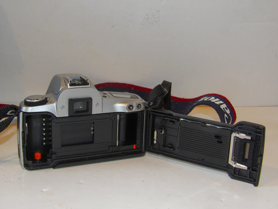 Canon EOS 500N 35mm SLR Camera and Carrry Bag - Lowepro Bag image 10