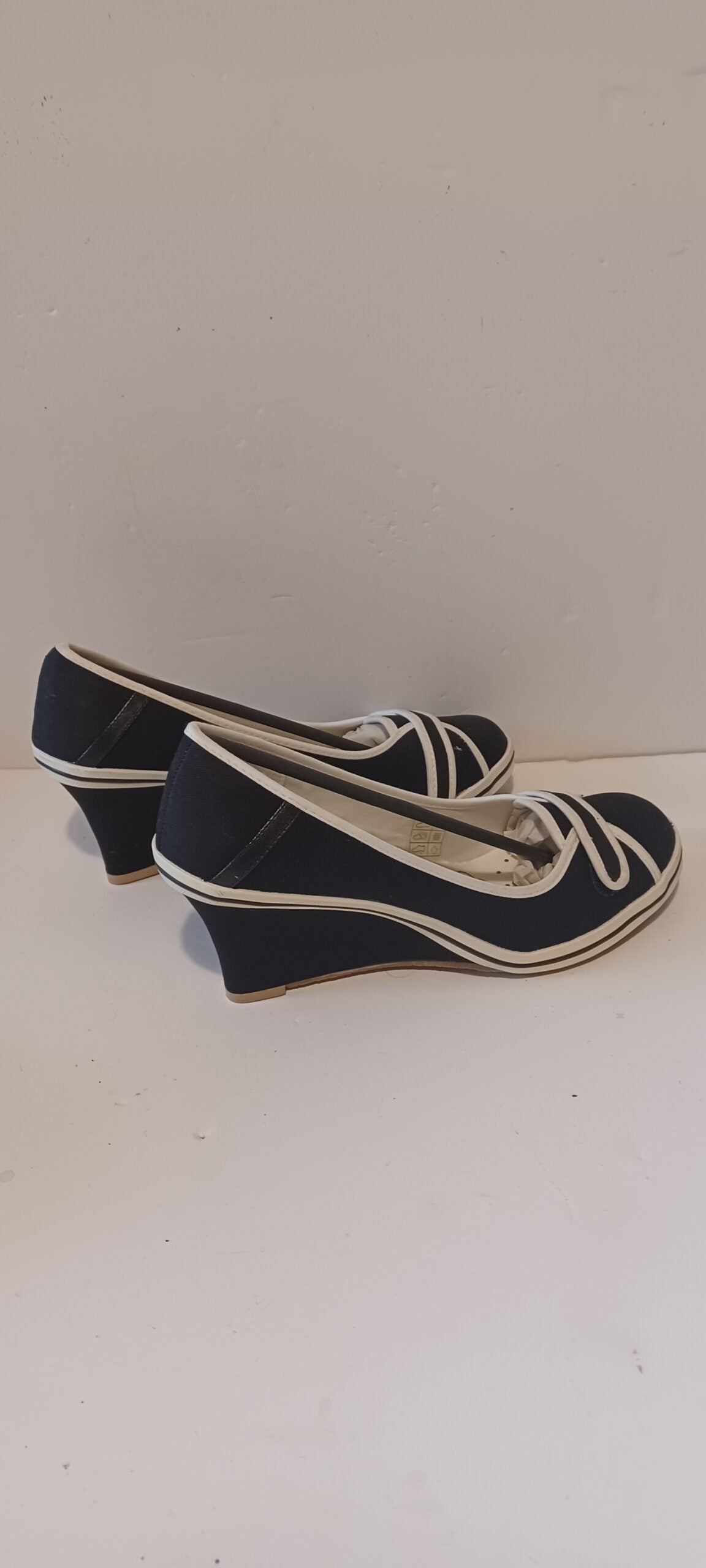 Hoyvoy - Lona - Wedge Heels - Strapless - Black - Brand New image 2