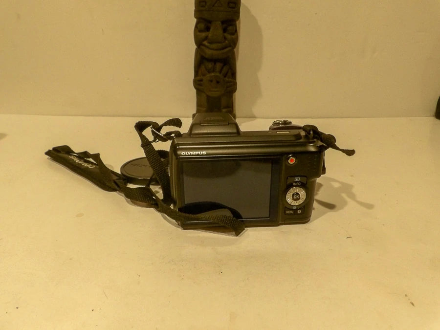 Olympus - SP-620UZ - Compact Bridge Camera - Perfect Condition image 4