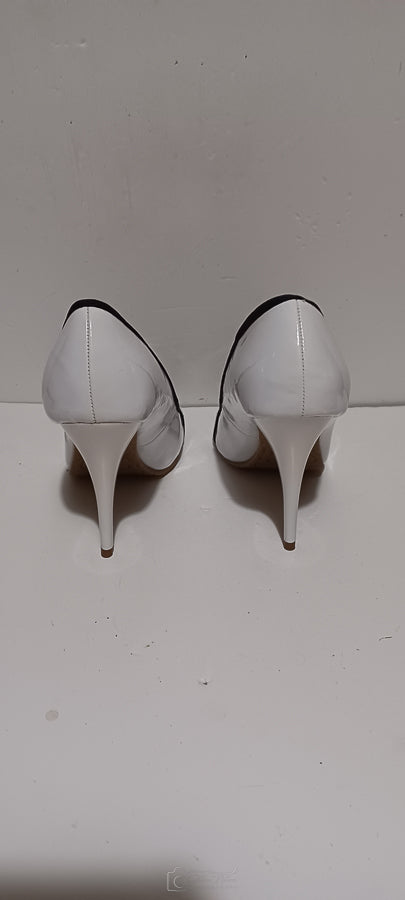 Xti - Chombinado - Ladies Heel - Front Buckle - White - Brand New image 4