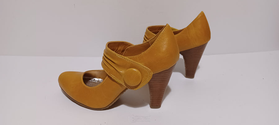 Xti - Zapato - Ladies Heel - Single Strap - Buttons - Tan - Brand New image 2