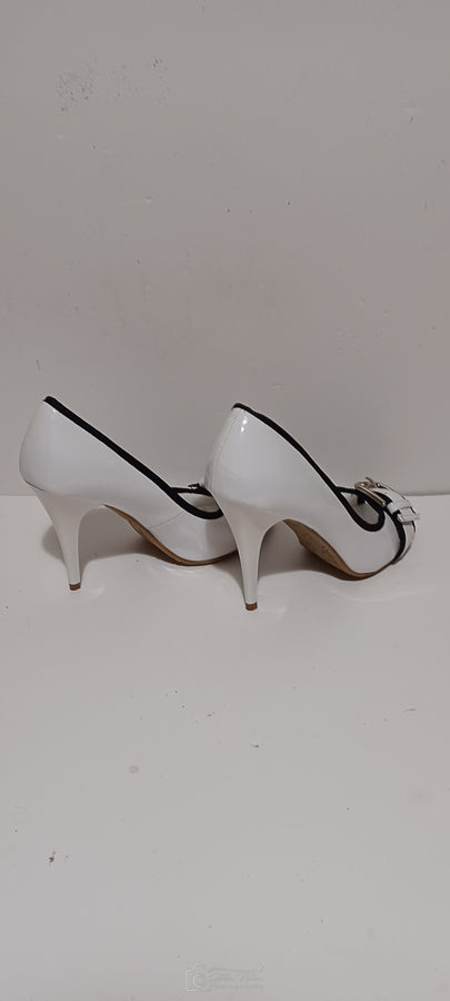 Xti - Chombinado - Ladies Heel - Front Buckle - White - Brand New image 5