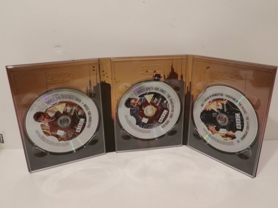 Doctor Who - The Complete Series 3 Box Set DVD 2007 - Inc Guide Booklet - As New image 7