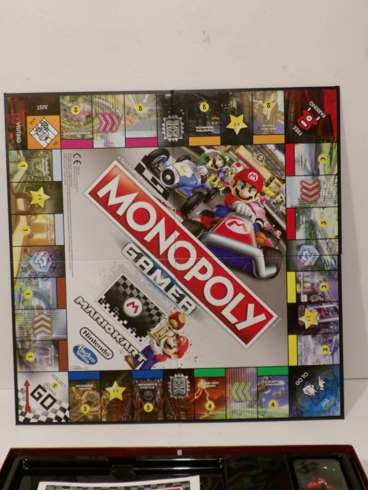 Mario Kart MONOPOLY Official Nintendo Gamer Edition Board Game - Hardly Used Condition. image 5