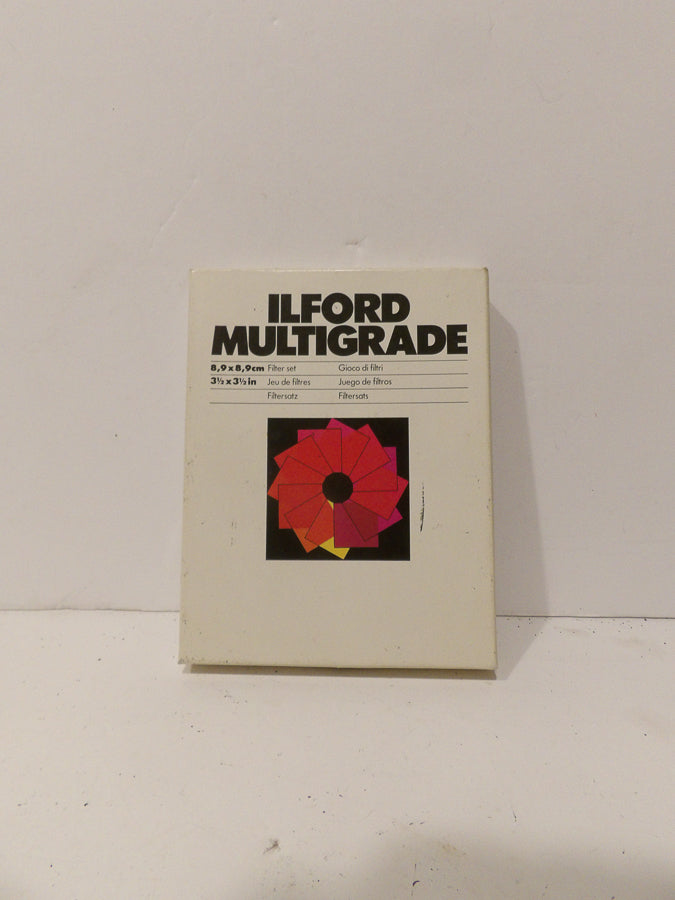 Ilford Multigrade 8.9 x 8.9cm / 3½x3½in 12 Piece Filter Set image 0