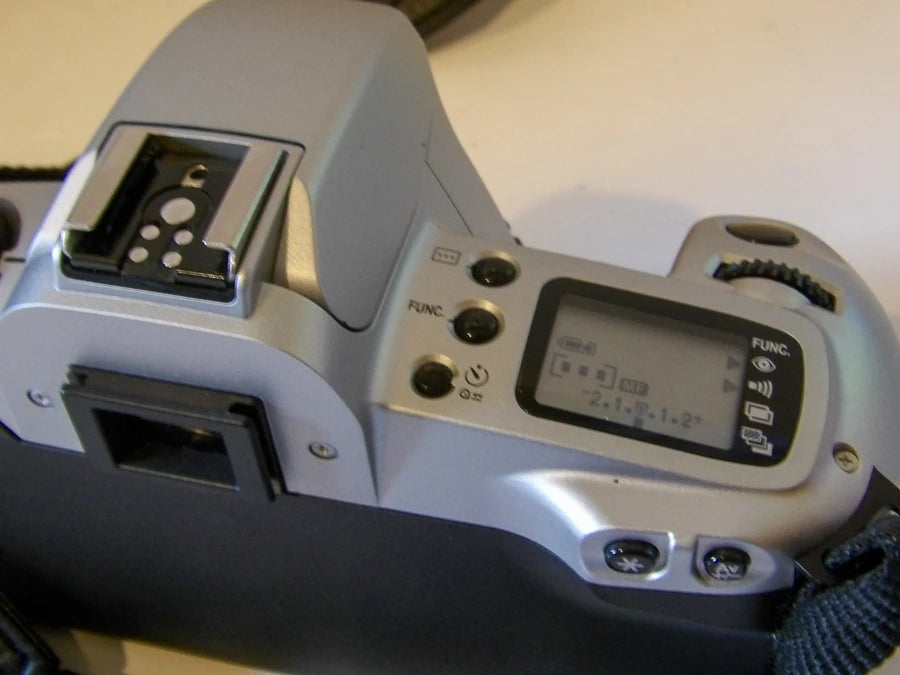 Canon EOS 500N 35mm SLR Camera and Carrry Bag - Lowepro Bag image 6