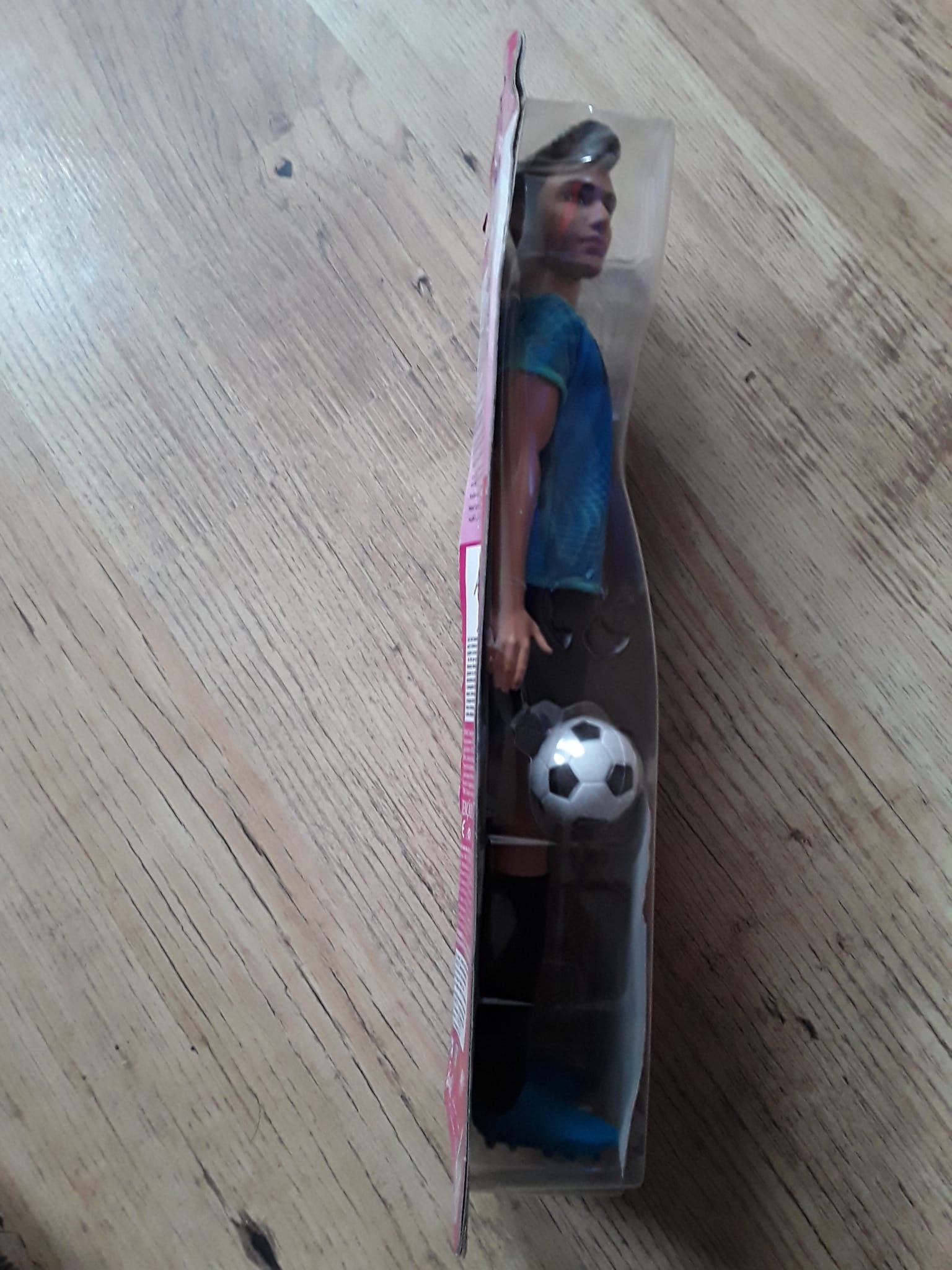 Barbie - Ken - Soccer - Footballer in Career Doll image 3