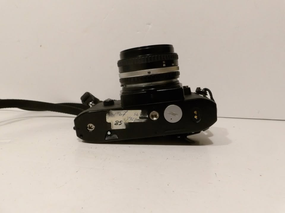 Nikon EM / M90 SLR Camera With Nikon Series E 50mm f/1.8 Len & Flash image 8
