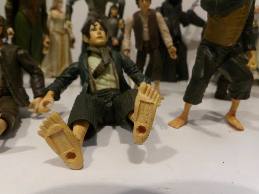 J. R. R. Tolkien - Lord Of The Rings - LOTR - Figures Bundle ToyBiz Marvel Action Figures - Great Condition image 1