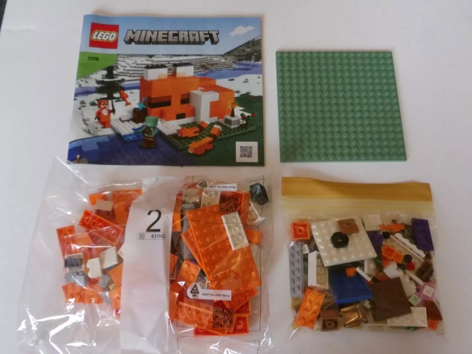 Lego Minecraft Fox Lodge 21178 - Brand New, Factory Sealed image 1
