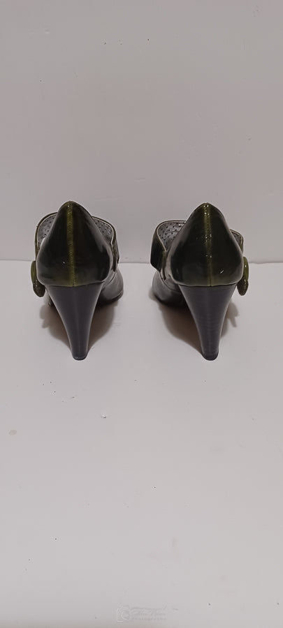 Xti - Charol - Ladies Heel - Front Button Strap - Green - Brand New image 4