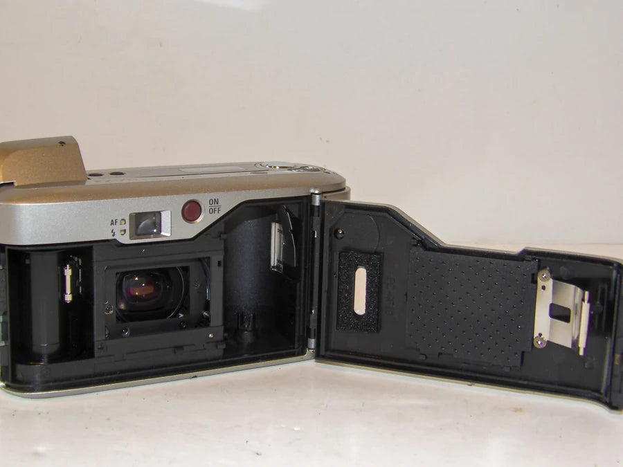 Ricoh - FZ-70 - 35-70mm - Zoom Camera, Instruction Book, Case, Box and More - Great Condition image 6