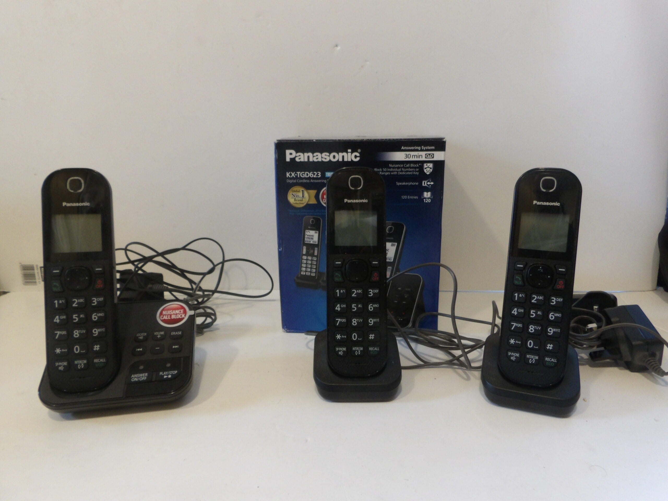 Panasonic KX-TGD623 Cordless Phone with Answering Machine ( Triple Handset Pack) image 0