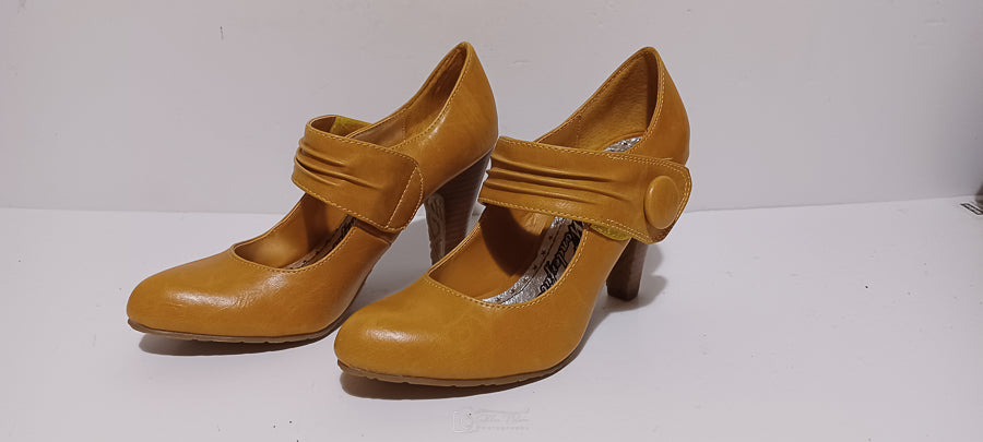 Xti - Zapato - Ladies Heel - Single Strap - Buttons - Tan - Brand New - 6/39, Tan image