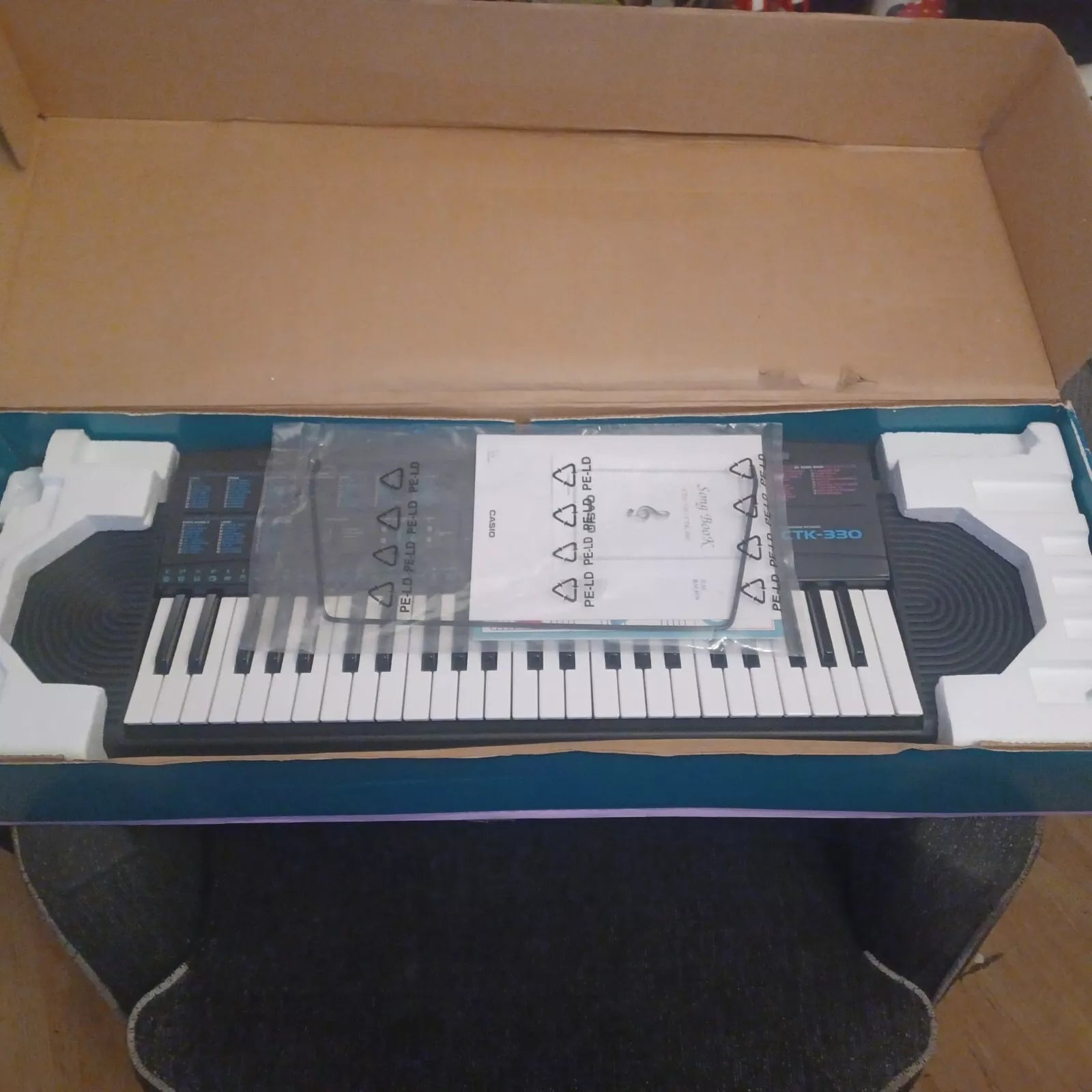 Casio CTK-330 49 Key, 100 Tone, 50 Rhythm Portable Piano Keyboard image 7