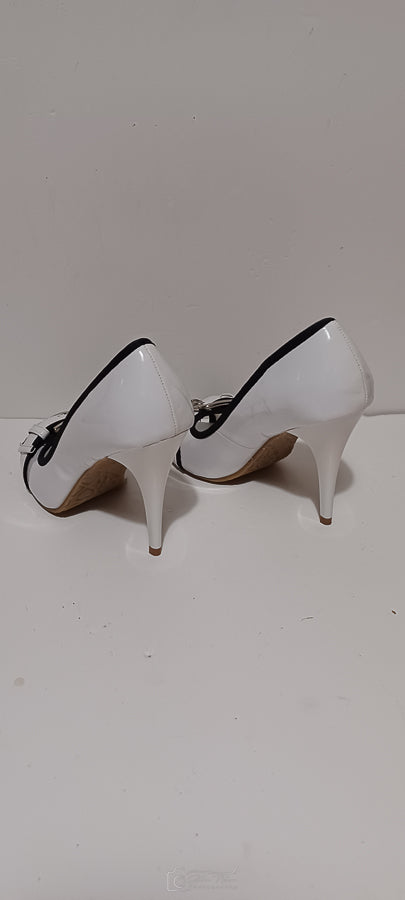 Xti - Chombinado - Ladies Heel - Front Buckle - White - Brand New image 3