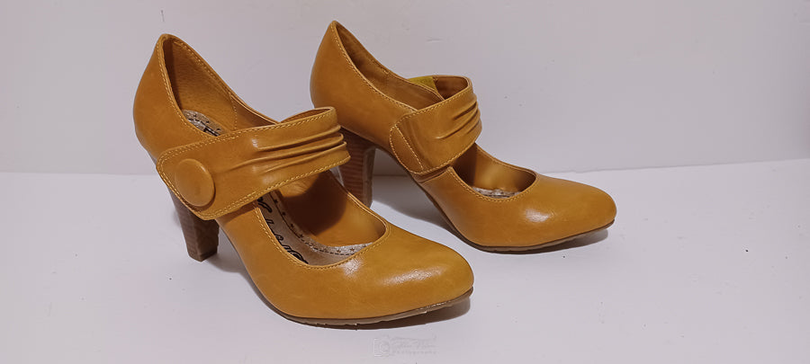 Xti - Zapato - Ladies Heel - Single Strap - Buttons - Tan - Brand New image 0