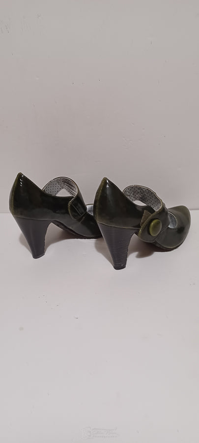 Xti - Charol - Ladies Heel - Front Button Strap - Green - Brand New image 5
