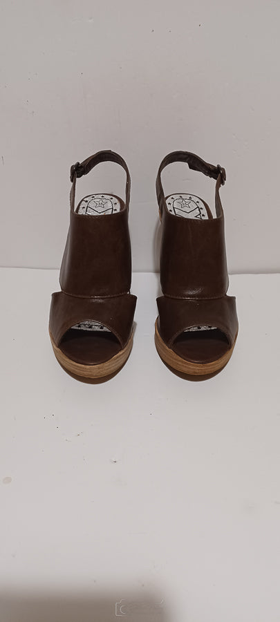 Xti - Sra - Ladies Heel - Heel Strap - Brown - Brand New image 1