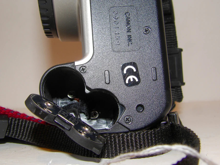 Canon EOS 500N 35mm SLR Camera and Carrry Bag - Lowepro Bag image 8
