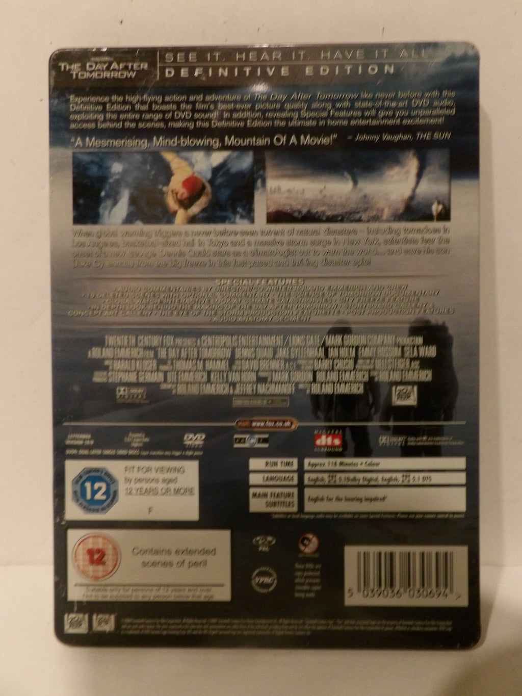 Back cover of The Da Vinci Code Definitive Edition DVD case, showing the title, synopsis, credits, and barcode on a plain light background.