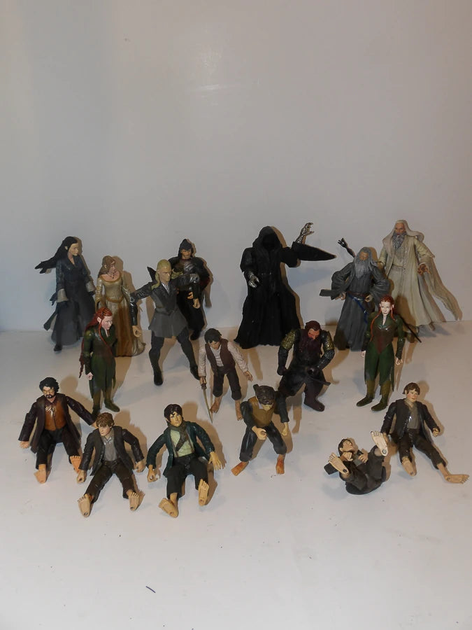 J. R. R. Tolkien - Lord Of The Rings - LOTR - Figures Bundle ToyBiz Marvel Action Figures - Great Condition image 0