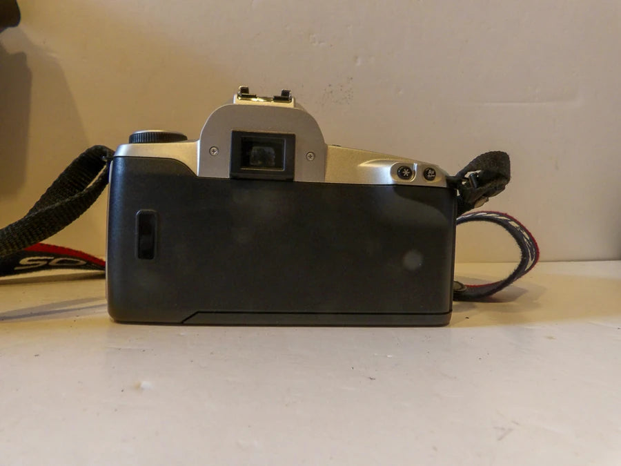 Canon EOS 500N 35mm SLR Camera and Carrry Bag - Lowepro Bag image 12