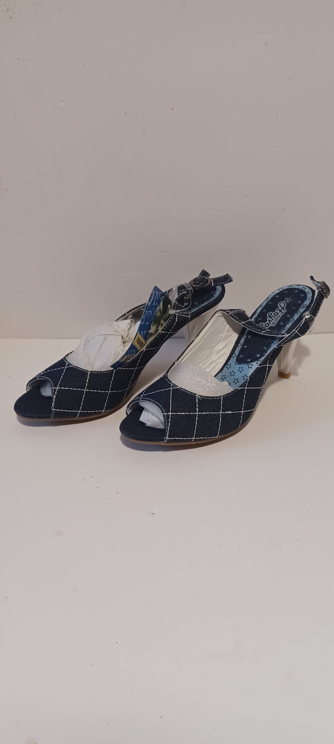 Hoyvoy - Zapato - Denim and White - Heel Strap - Dark Blue - Brand New - 6/39, Dark Denim Blue image