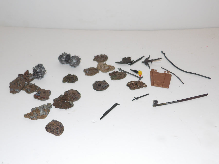 LOTR | Lord Of The Rings | Armies of Middle Earth | Battle At Helms Deep | Loads Of Figures & Weapons image 1