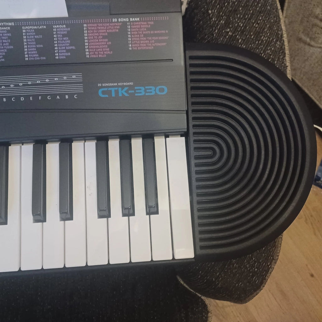 Casio CTK-330 49 Key, 100 Tone, 50 Rhythm Portable Piano Keyboard image 4